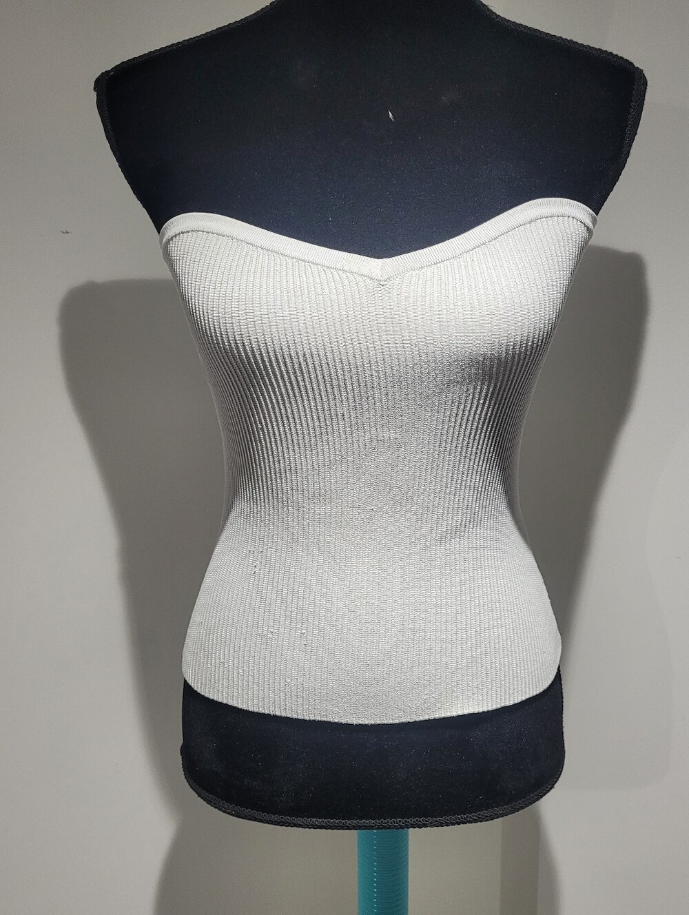 Babaton Women's Sculpt Knit Strapless Sweetheart Top Medium Grey Aritzia
